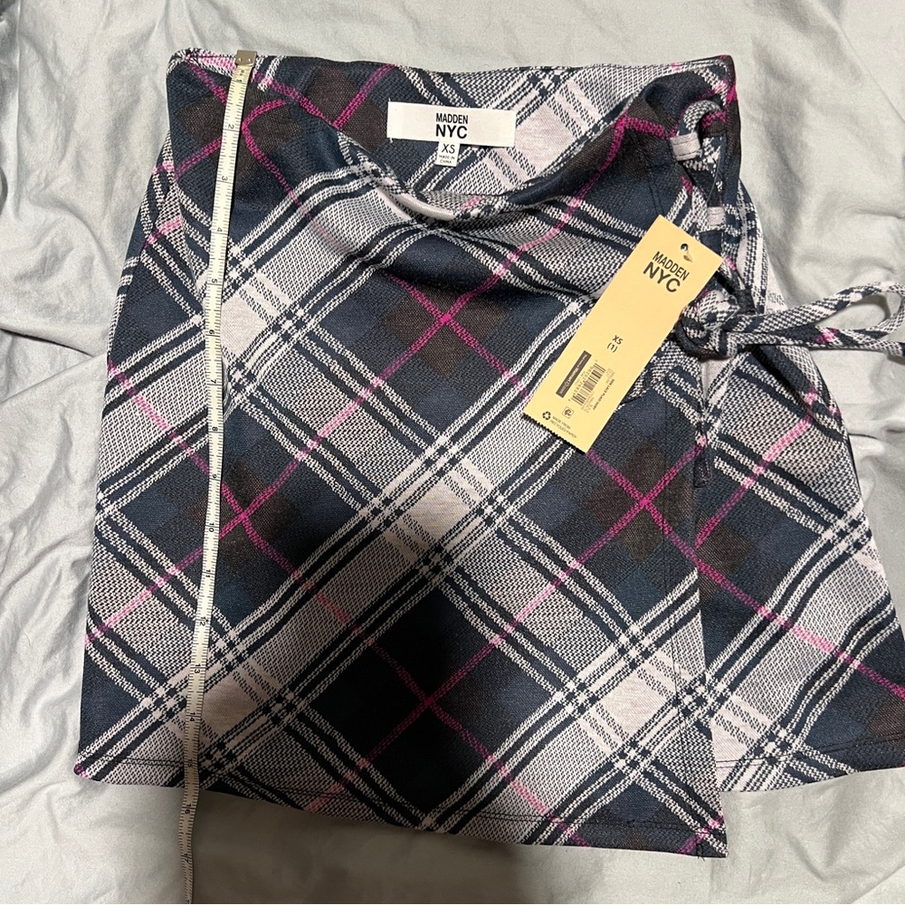 Madden NYC Plaid mini skirt